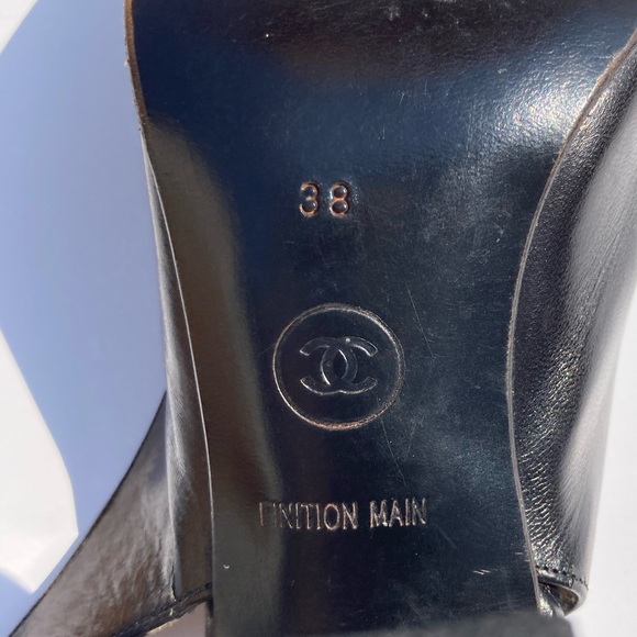 CHANEL Patent Cap Toe Slingback Pump - Picture 9 of 11